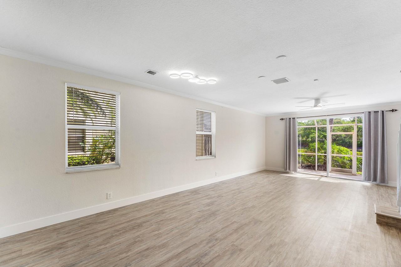 2482 Cordoba Bnd - Photo 7 of 44