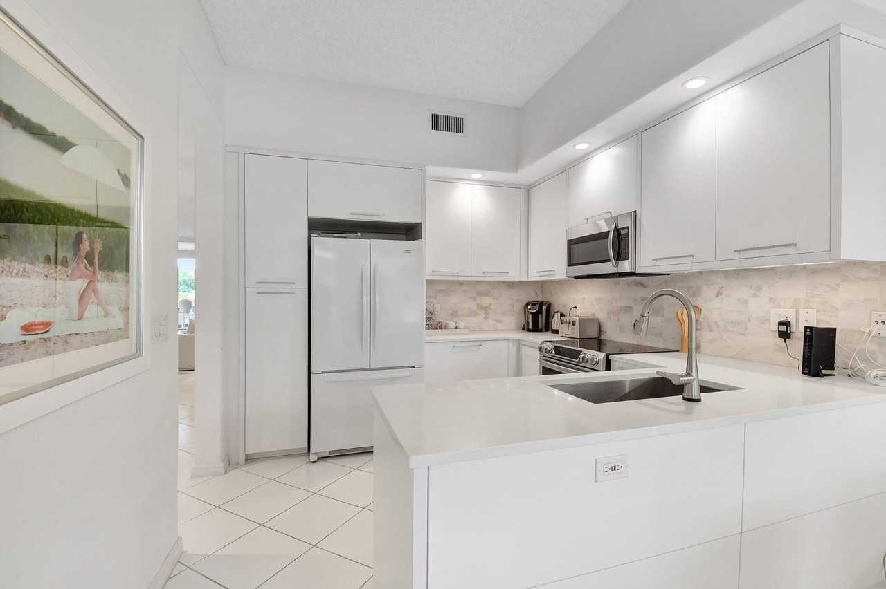 5801 Nw 24th Ave #1001 - Photo 7 of 47
