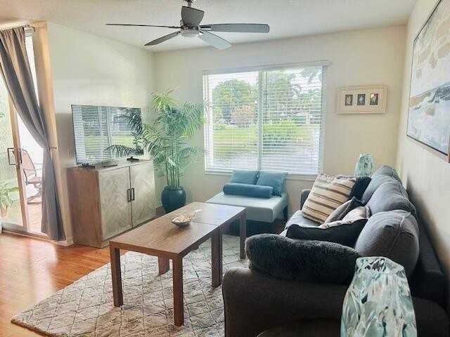 402 Villa Cir #402 - Photo 3 of 50