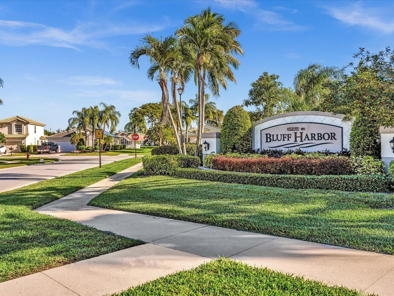 4194 Bluff Harbor Way - Photo 4 of 50