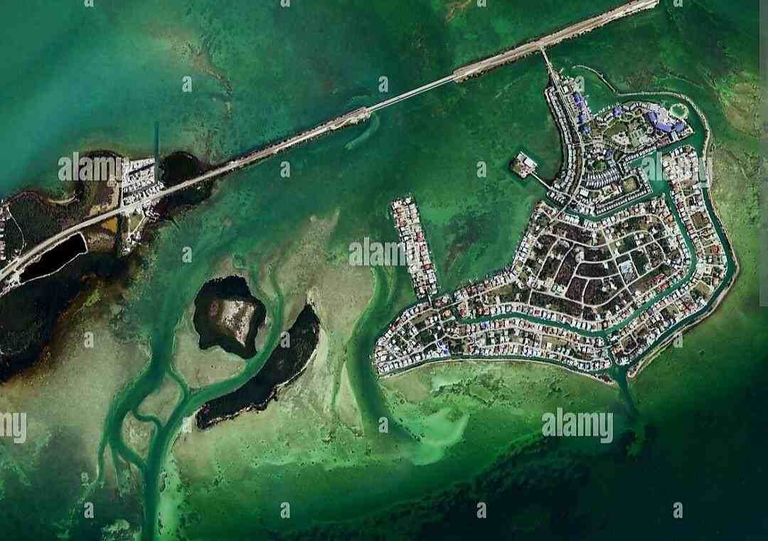 300 Duck Key Dr #6 - Photo 4 of 32