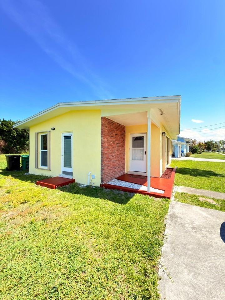 3231 Se Monte Vista St - Photo 3 of 19