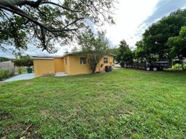 featured image of 5721 Sw 38th St