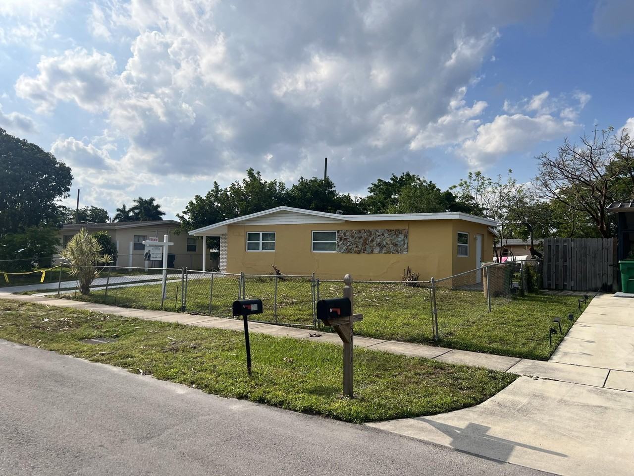 5721 Sw 38th St - Photo 2 of 16