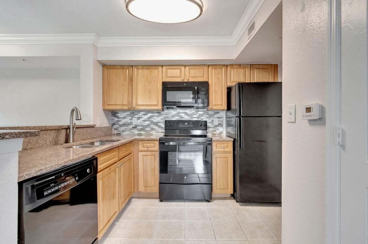 15155 Michelangelo Blvd #106 - Photo 4 of 21