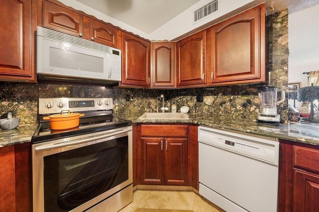 9900 Pineapple Tree Dr #106 - Photo 3 of 22