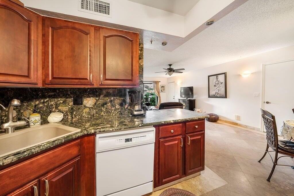 9900 Pineapple Tree Dr #106 - Photo 4 of 22