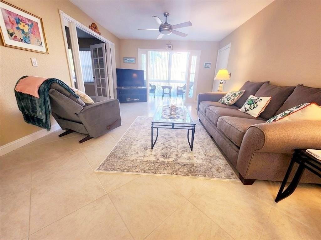 6281 Bay Club Dr #2 - Photo 4 of 38