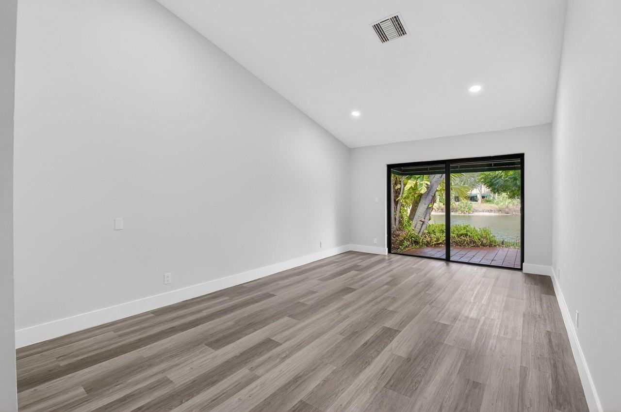 6545 Las Flores Dr - Photo 7 of 50