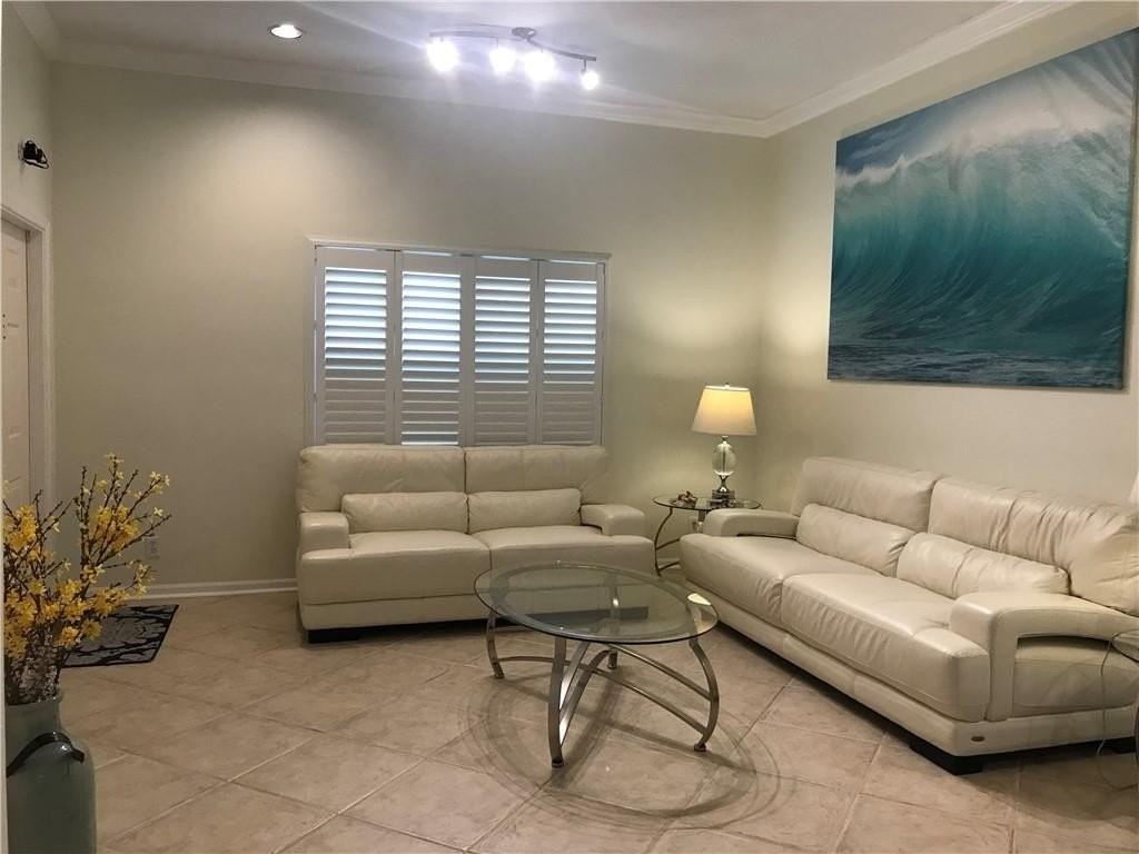 1118 Chinaberry Dr - Photo 3 of 28