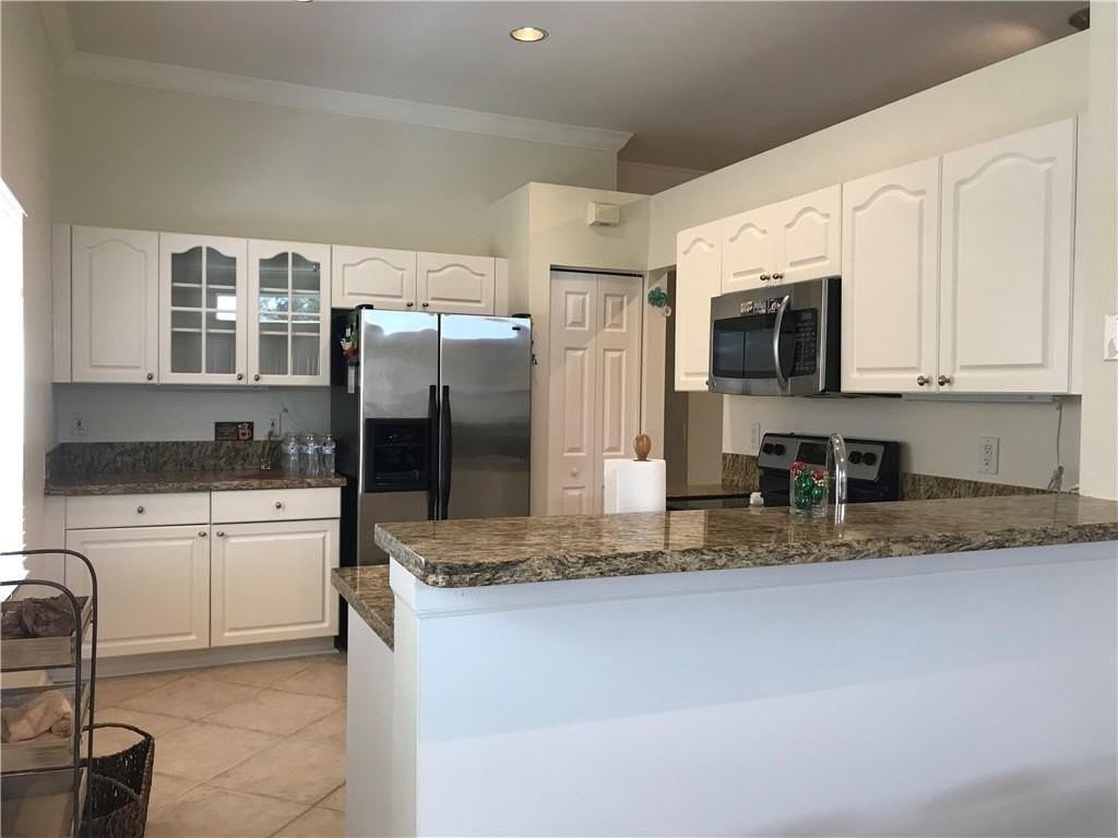 1118 Chinaberry Dr - Photo 5 of 28