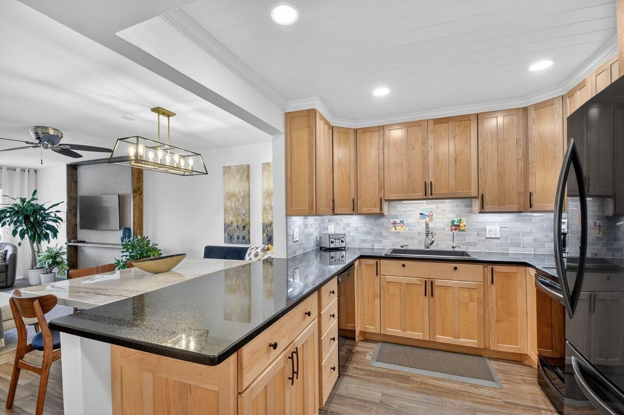 1502 S Lakeside Dr #214 - Photo 2 of 50