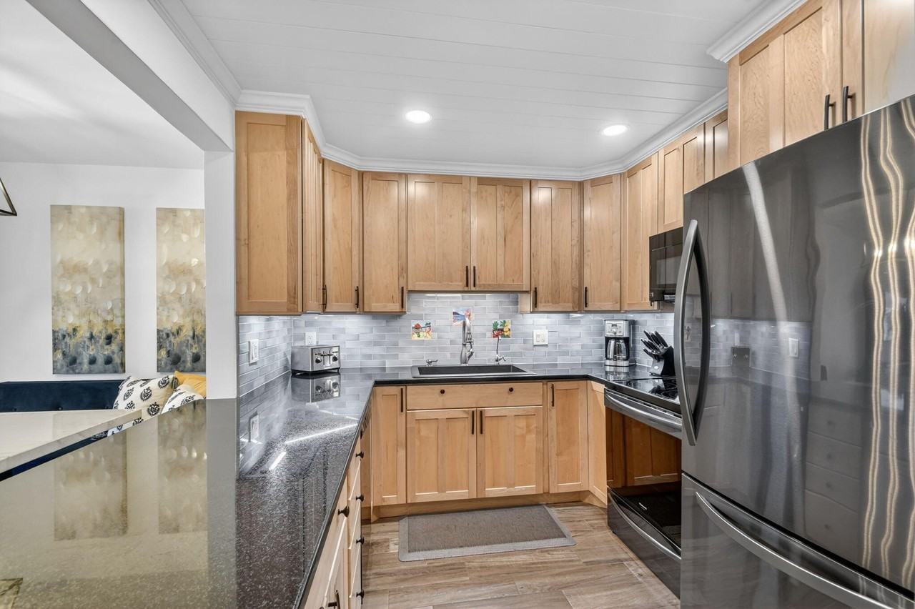 1502 S Lakeside Dr #214 - Photo 3 of 50
