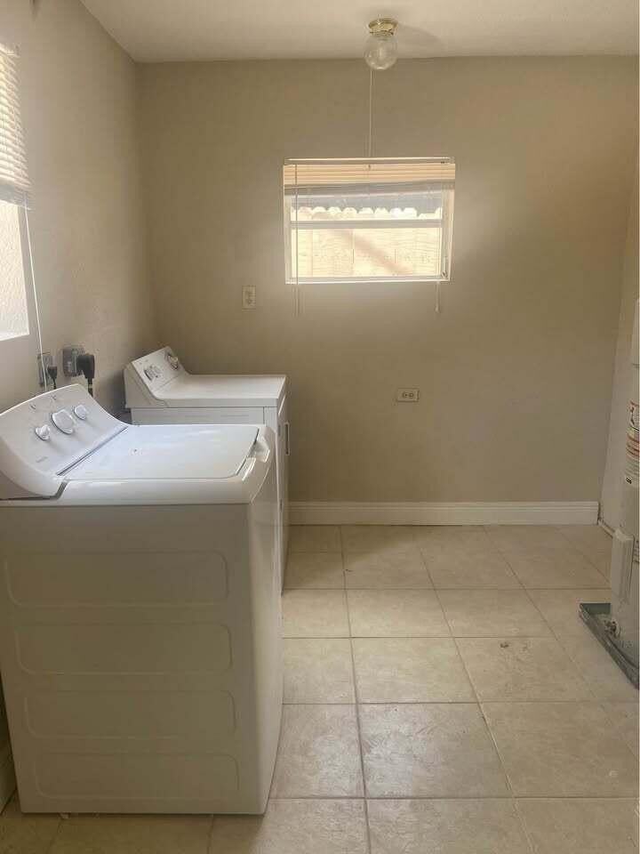 952 30th St - Photo 6 of 9