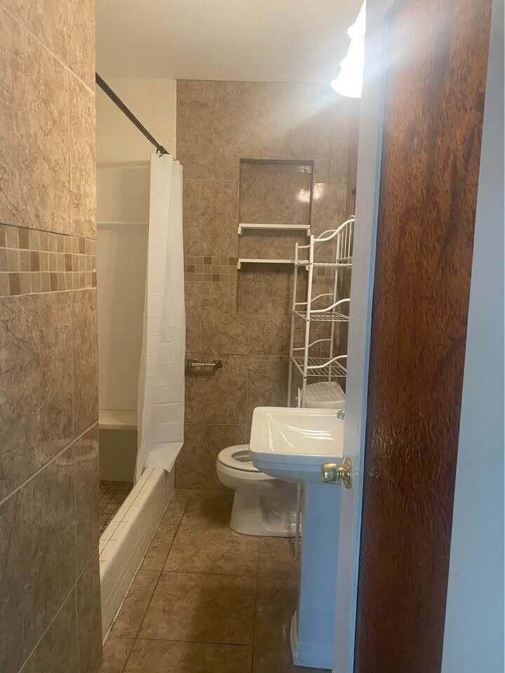 952 30th St - Photo 7 of 9