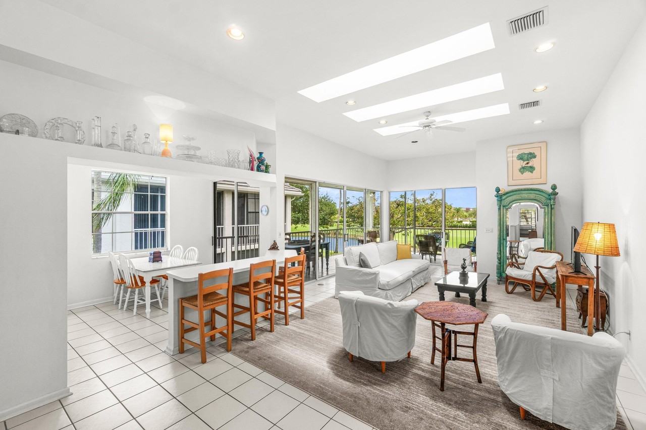 5142 Lake Catalina Dr #B - Photo 5 of 39