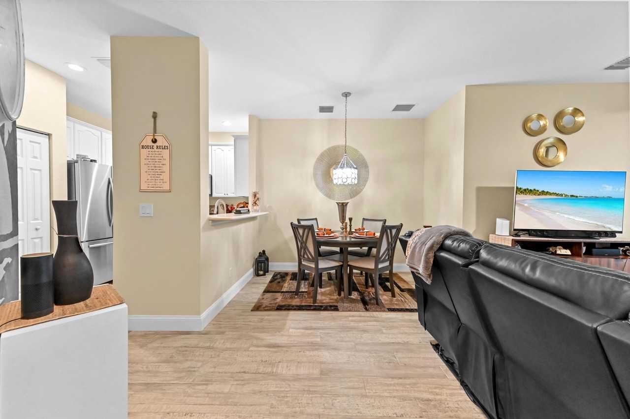 3043 Grandiflora Dr - Photo 5 of 34