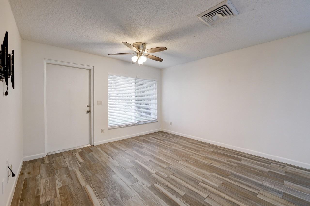 947 Fra Mar Pl - Photo 5 of 26