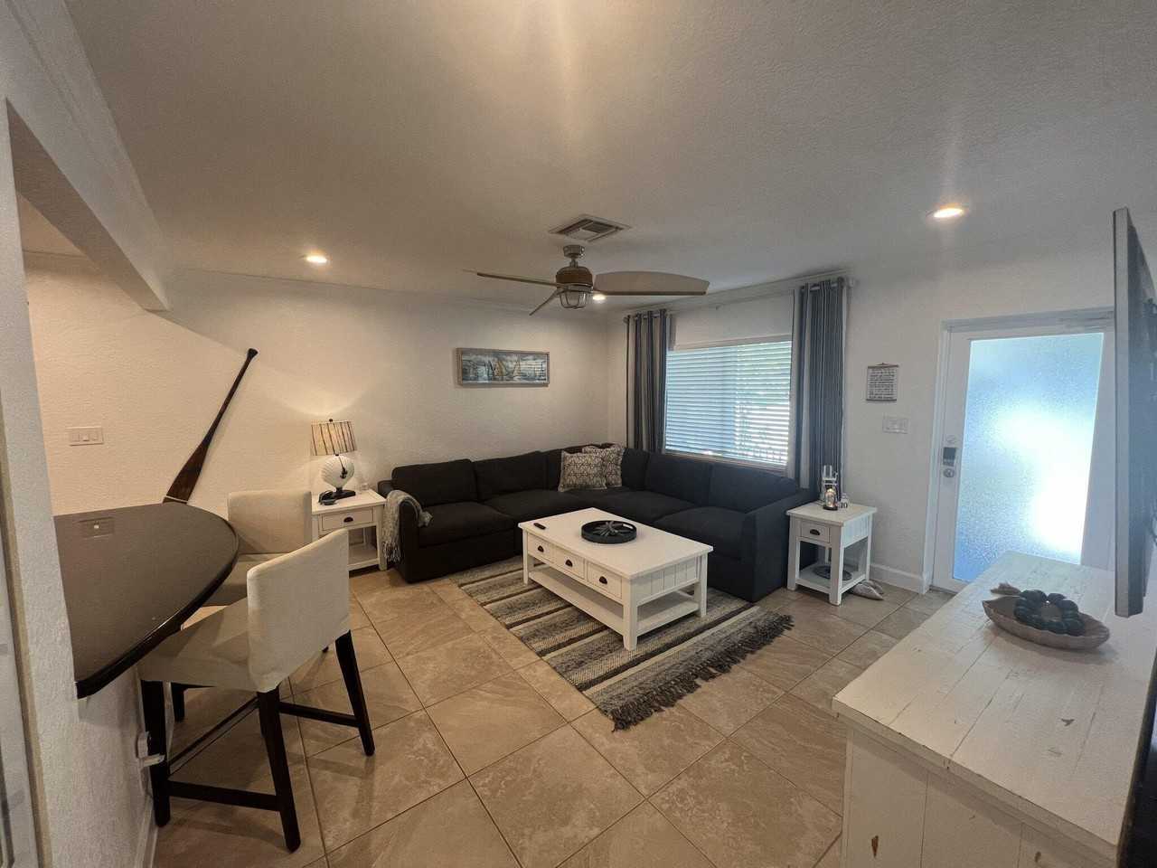 468 W Ocean Ave - Photo 6 of 23