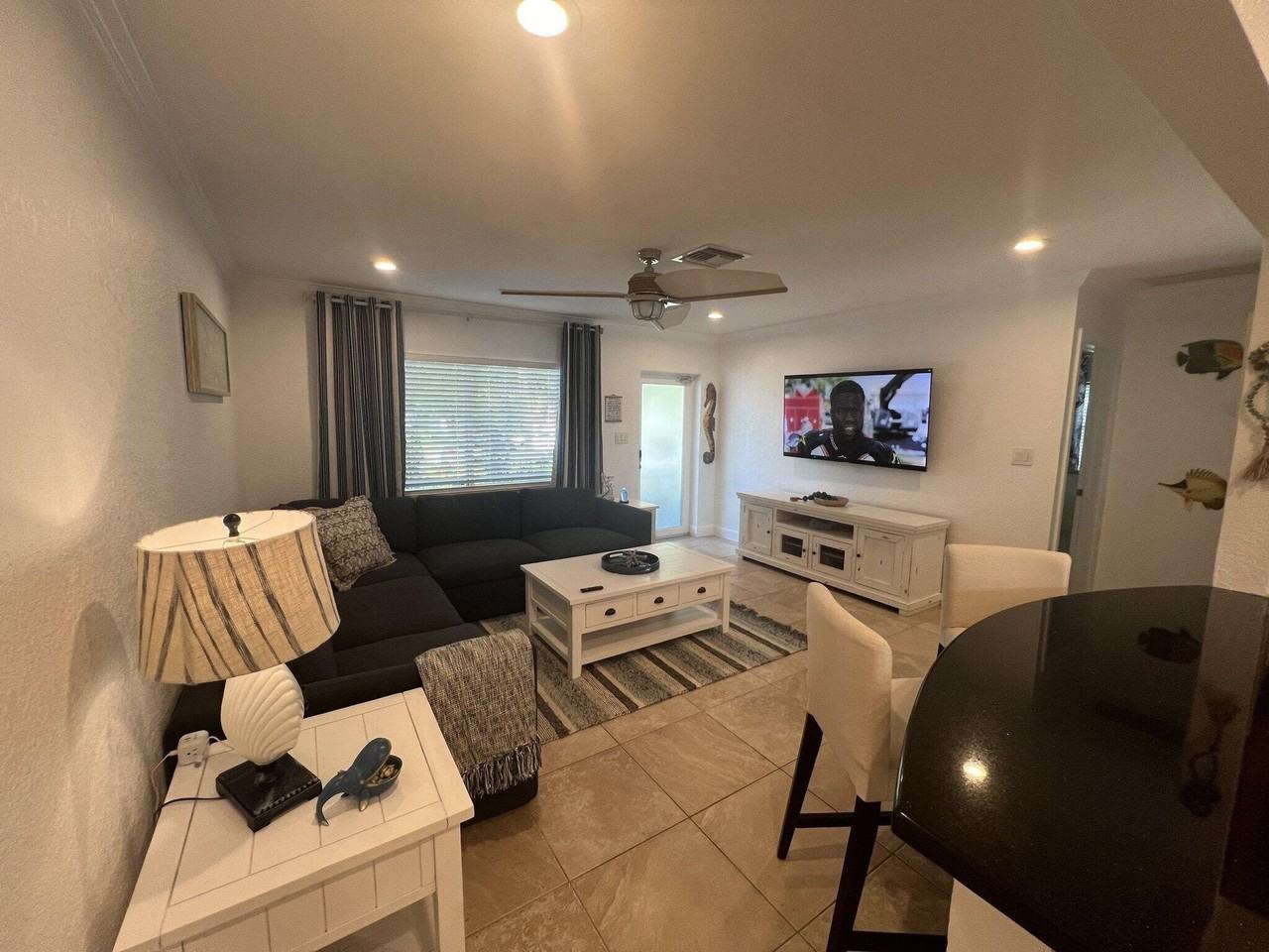 468 W Ocean Ave - Photo 7 of 23