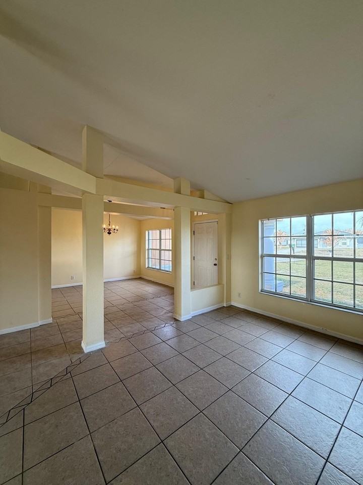974 Sw California Blvd - Photo 3 of 18