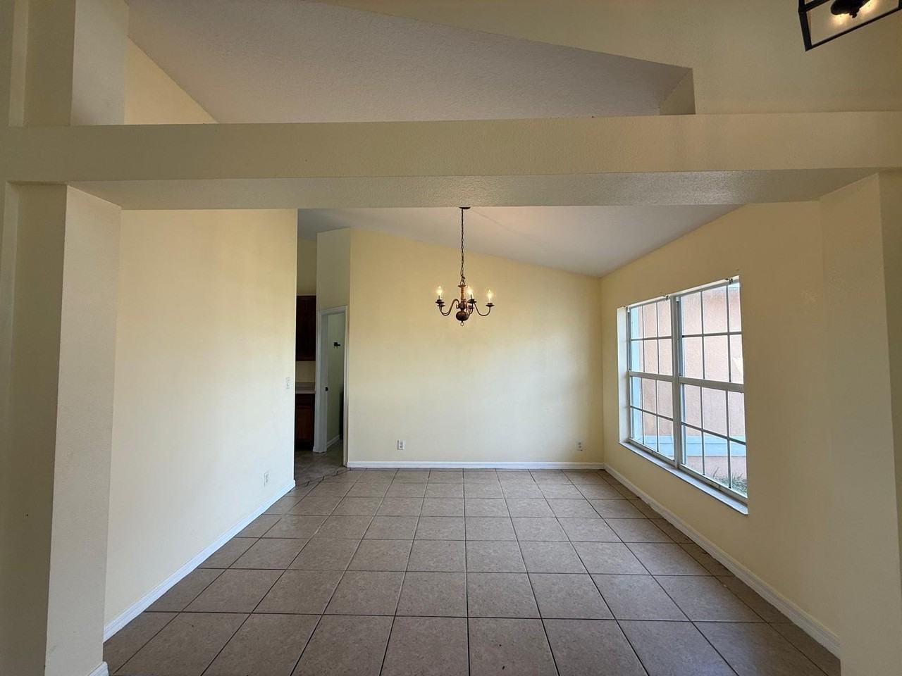 974 Sw California Blvd - Photo 4 of 18