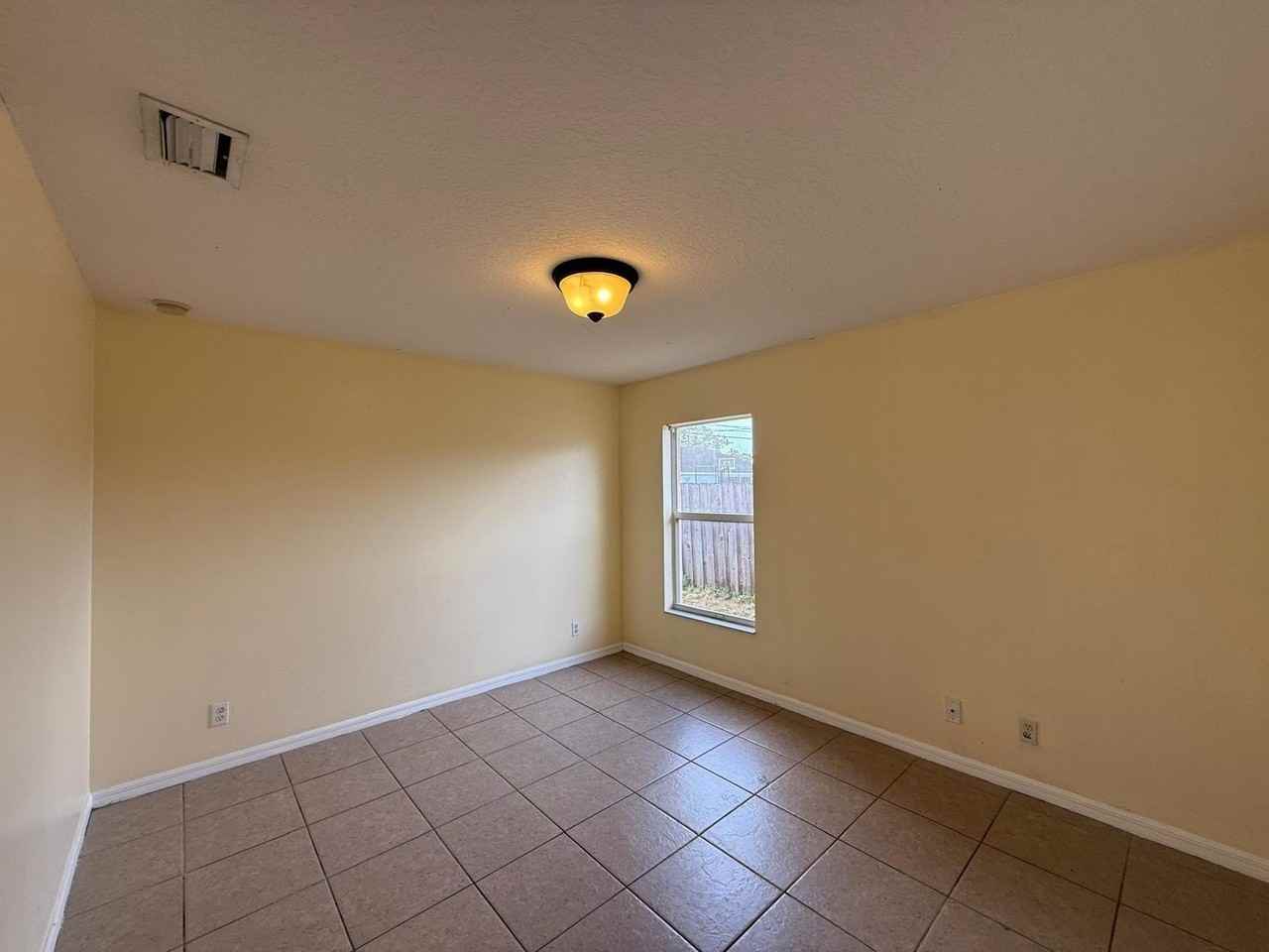 974 Sw California Blvd - Photo 7 of 18