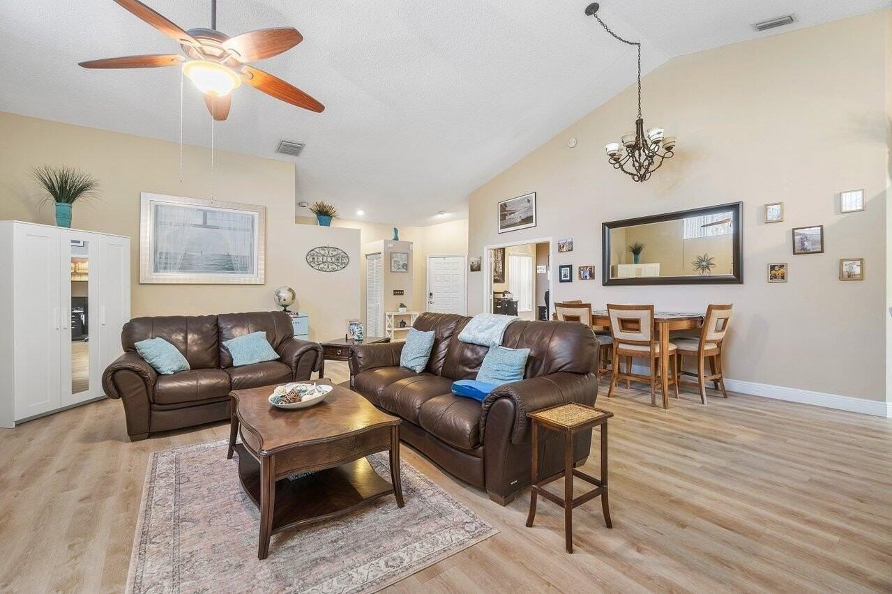 1804 Rosewood Way - Photo 4 of 31