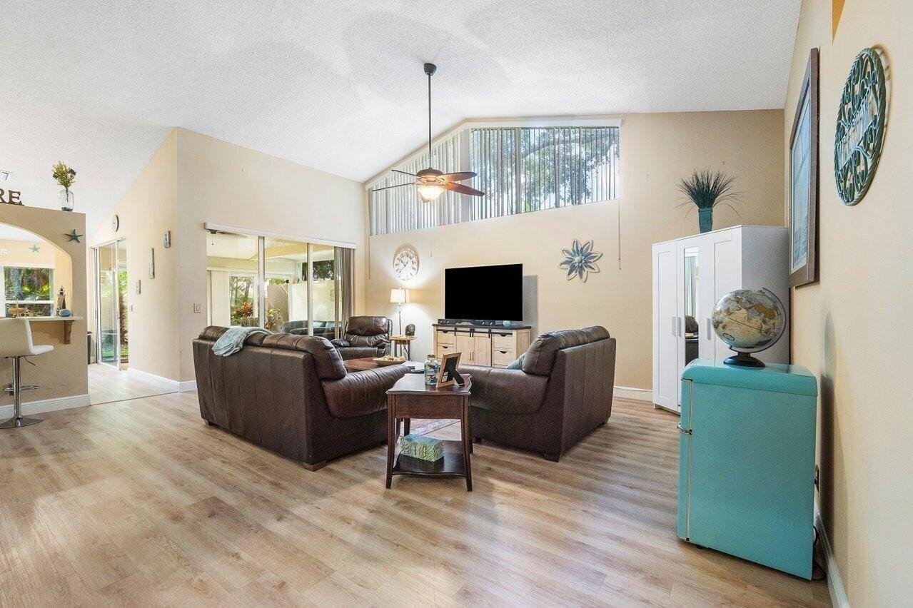 1804 Rosewood Way - Photo 7 of 31