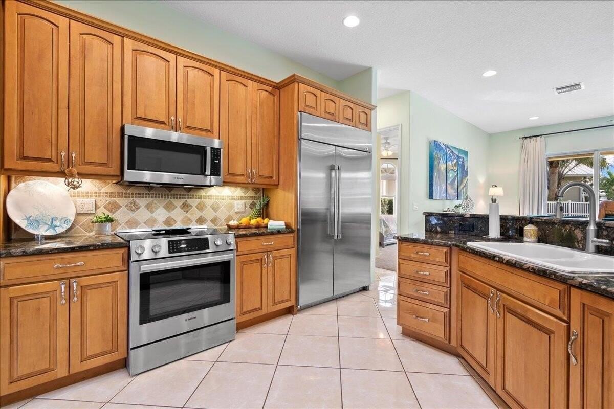 72 Waterway Rd - Photo 5 of 50