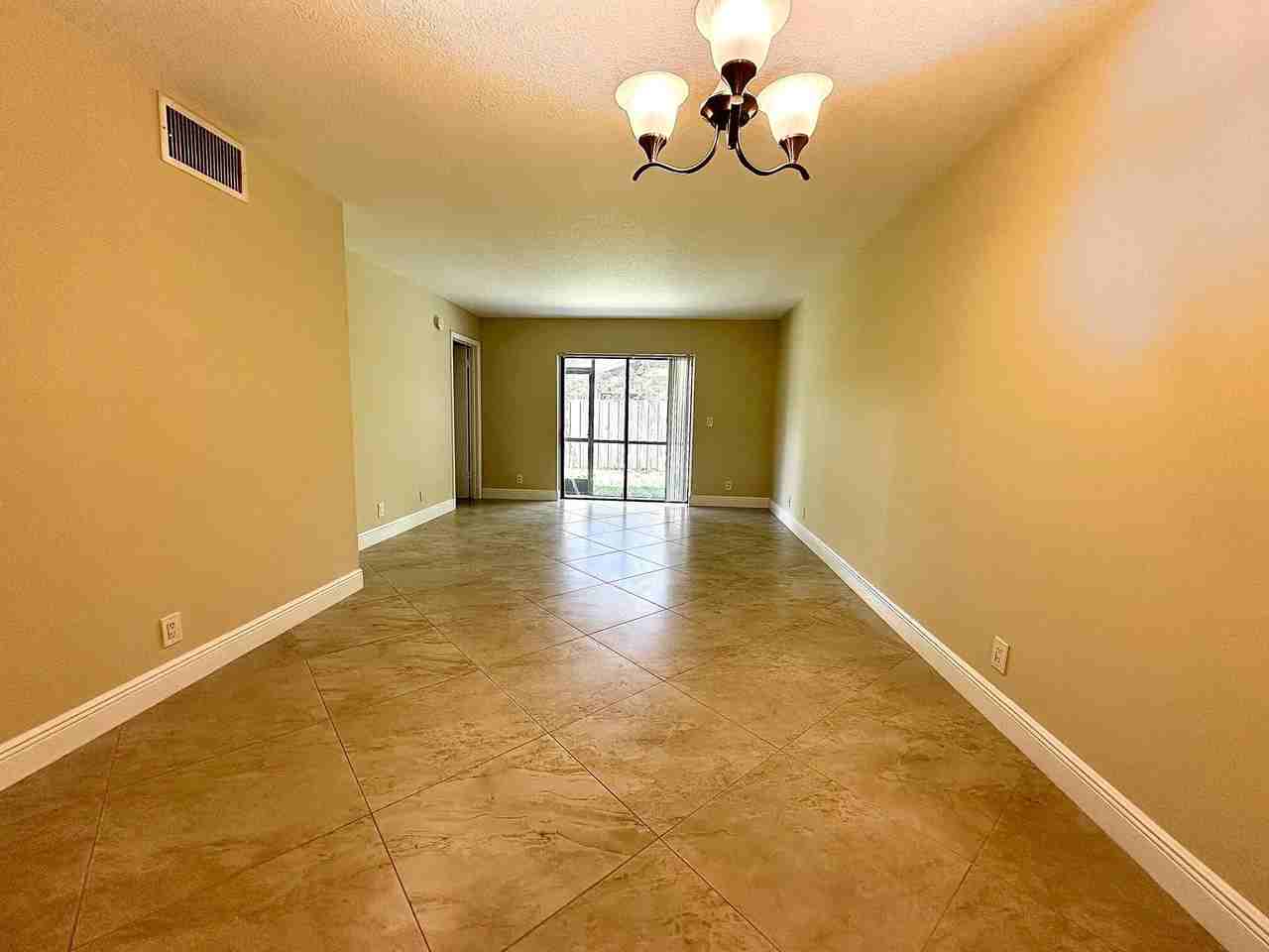 21904 Lake Forest Cir #101 - Photo 5 of 11