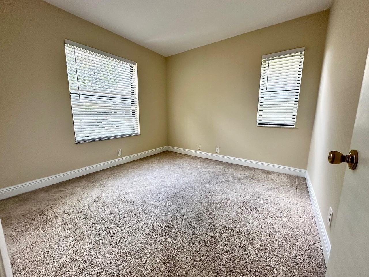 21904 Lake Forest Cir #101 - Photo 7 of 11
