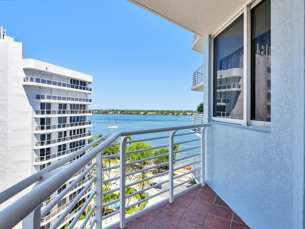 1551 N Flagler Dr #903 - Photo 2 of 29