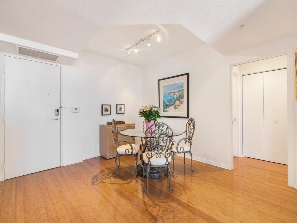 1551 N Flagler Dr #903 - Photo 6 of 29
