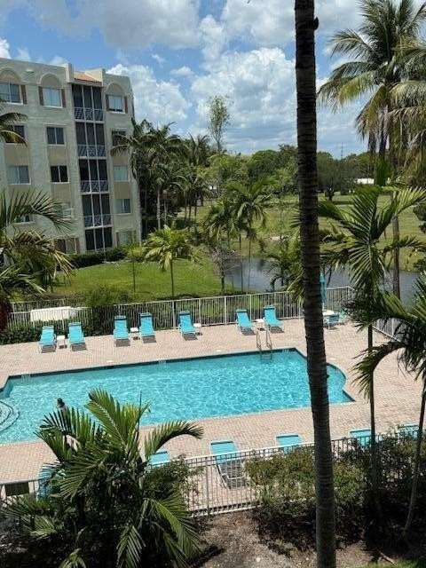 3500 Oaks Clubhouse Dr #303