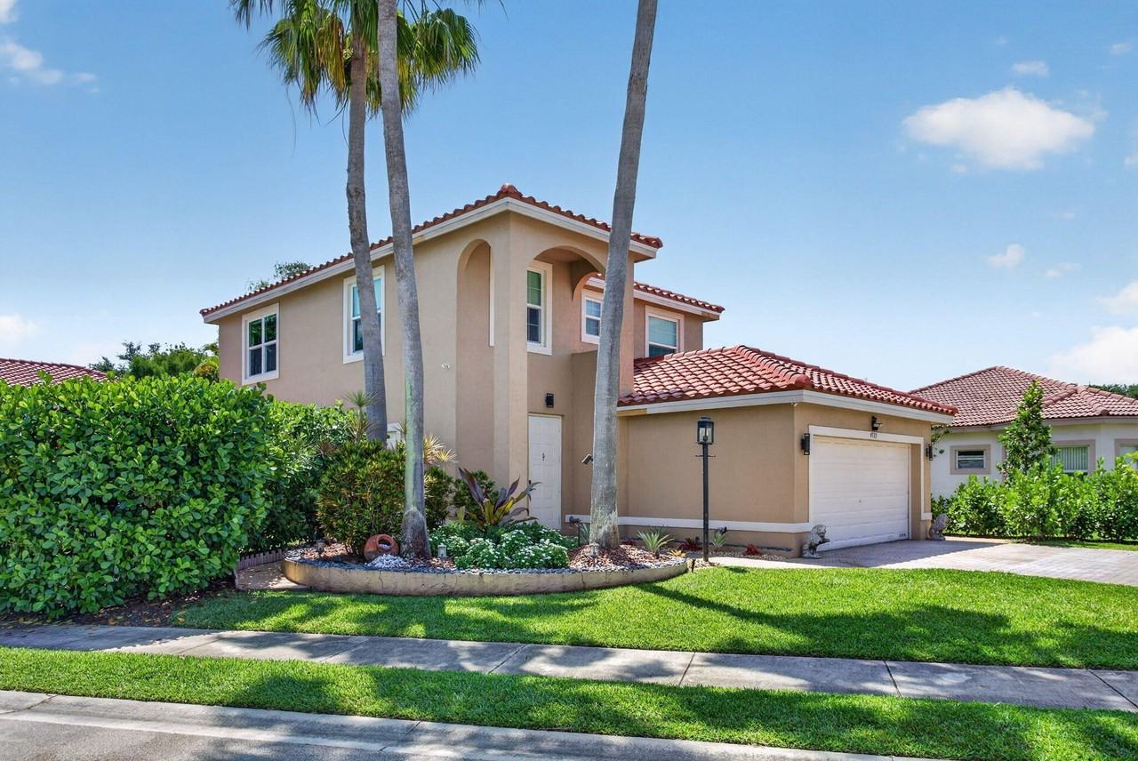 4735 Nw 120th Way - Photo 3 of 36