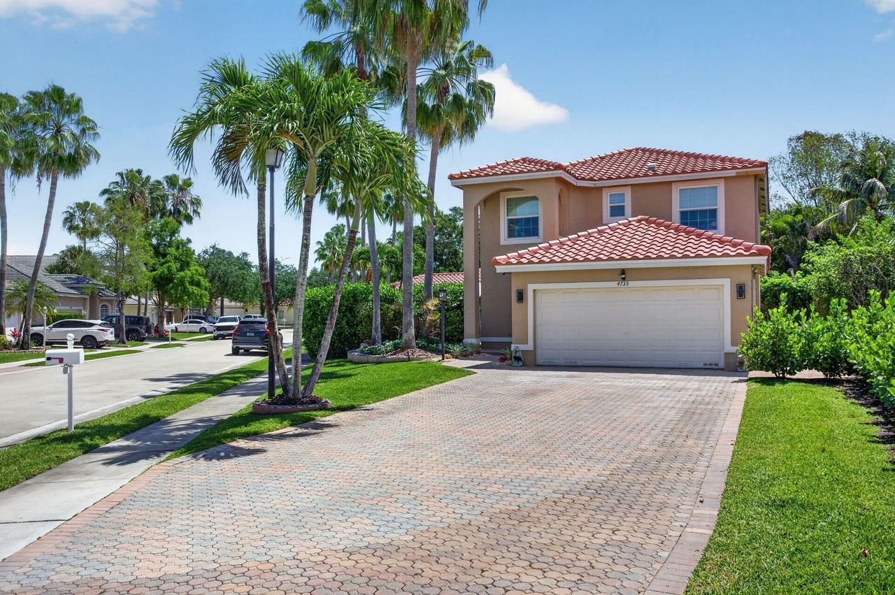 4735 Nw 120th Way - Photo 4 of 36