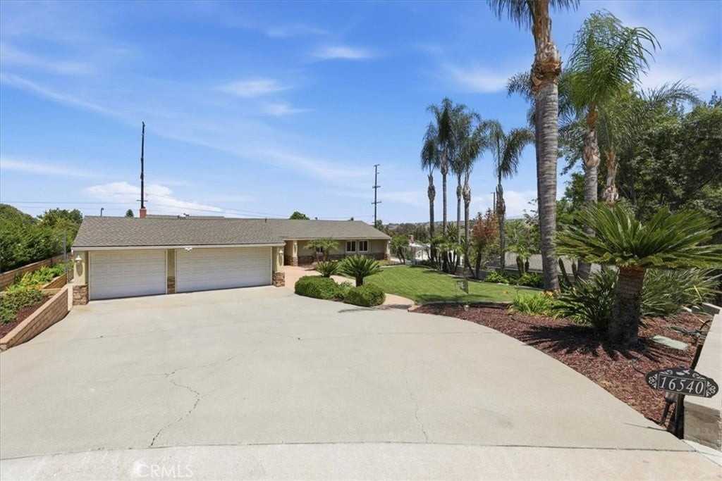 16540 Wagon Wheel Dr - Photo 4 of 50