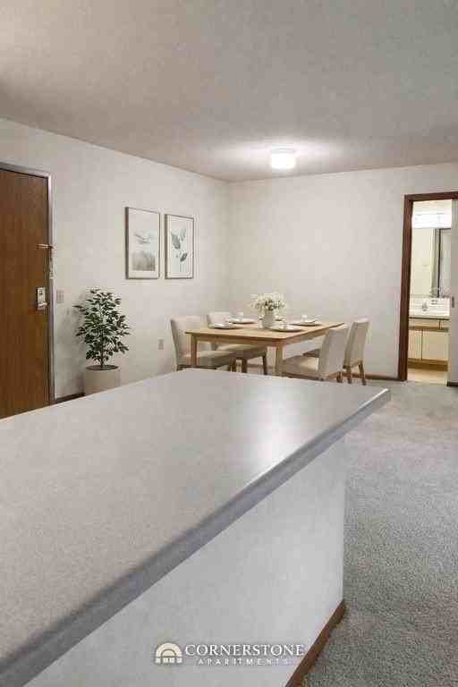 400 11th Ave Ne #107 - Photo 4 of 10