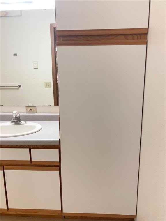 400 11th Ave Ne #107 - Photo 7 of 10