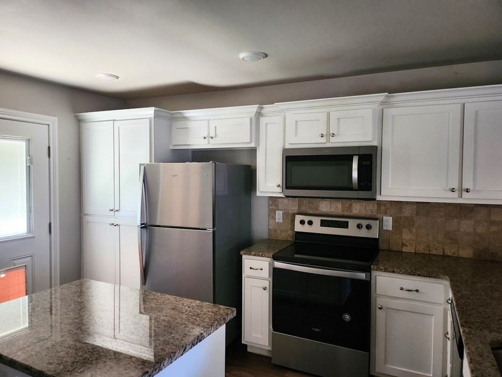 2830 Coleman St - Photo 6 of 16