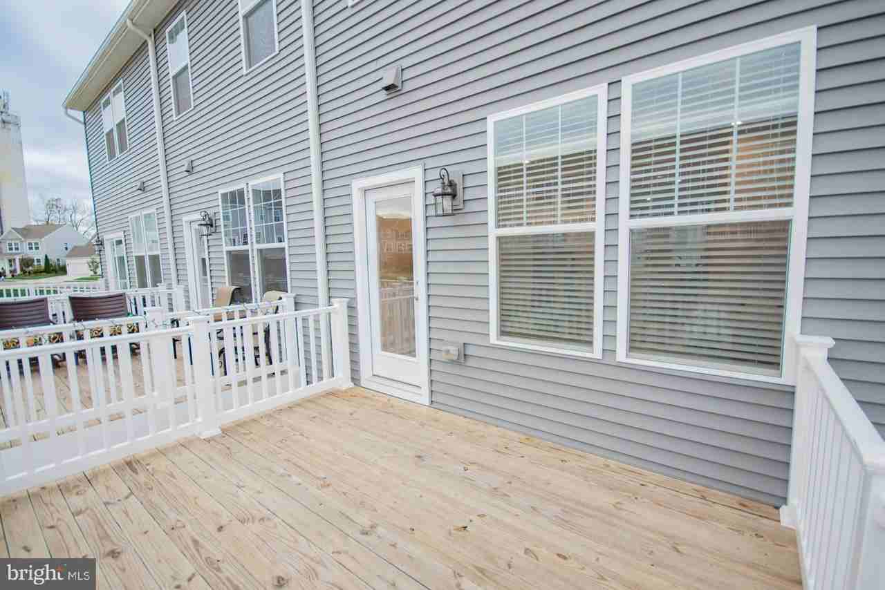 34 Coolidge Ave - Photo 3 of 46