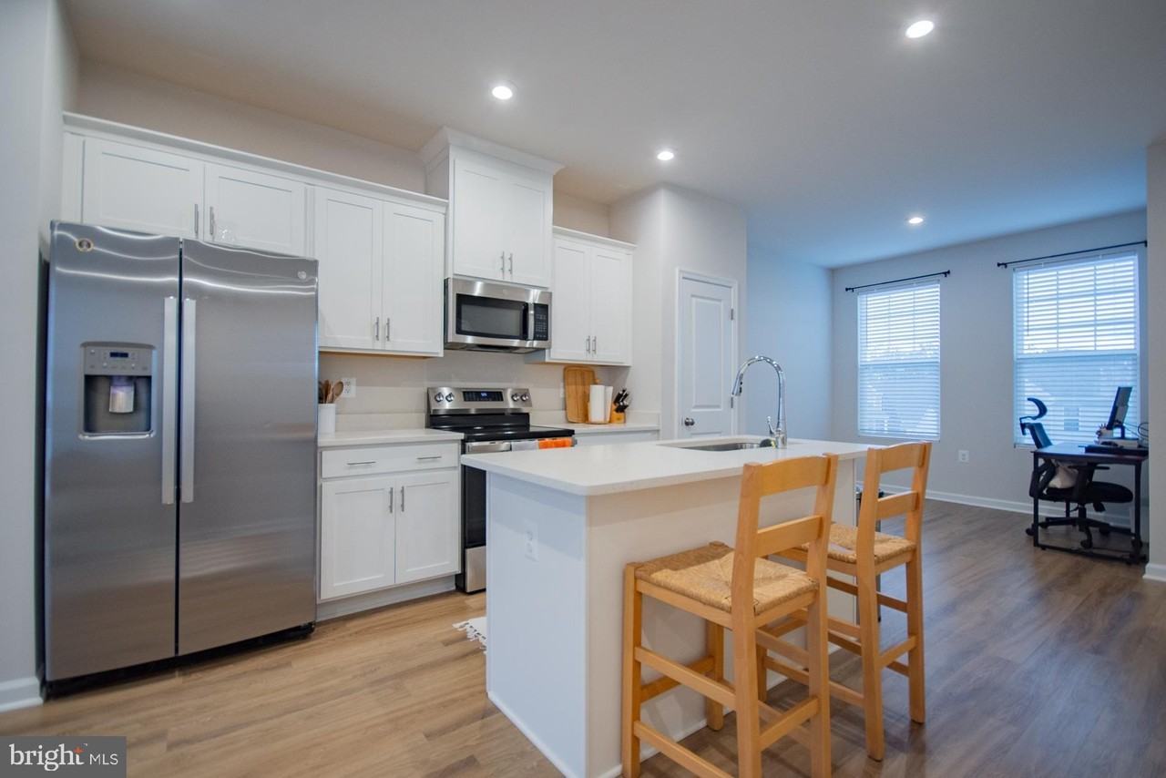34 Coolidge Ave - Photo 6 of 46