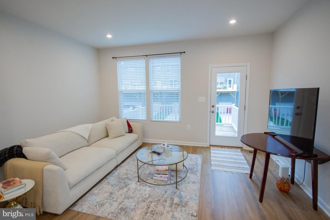 34 Coolidge Ave - Photo 7 of 46