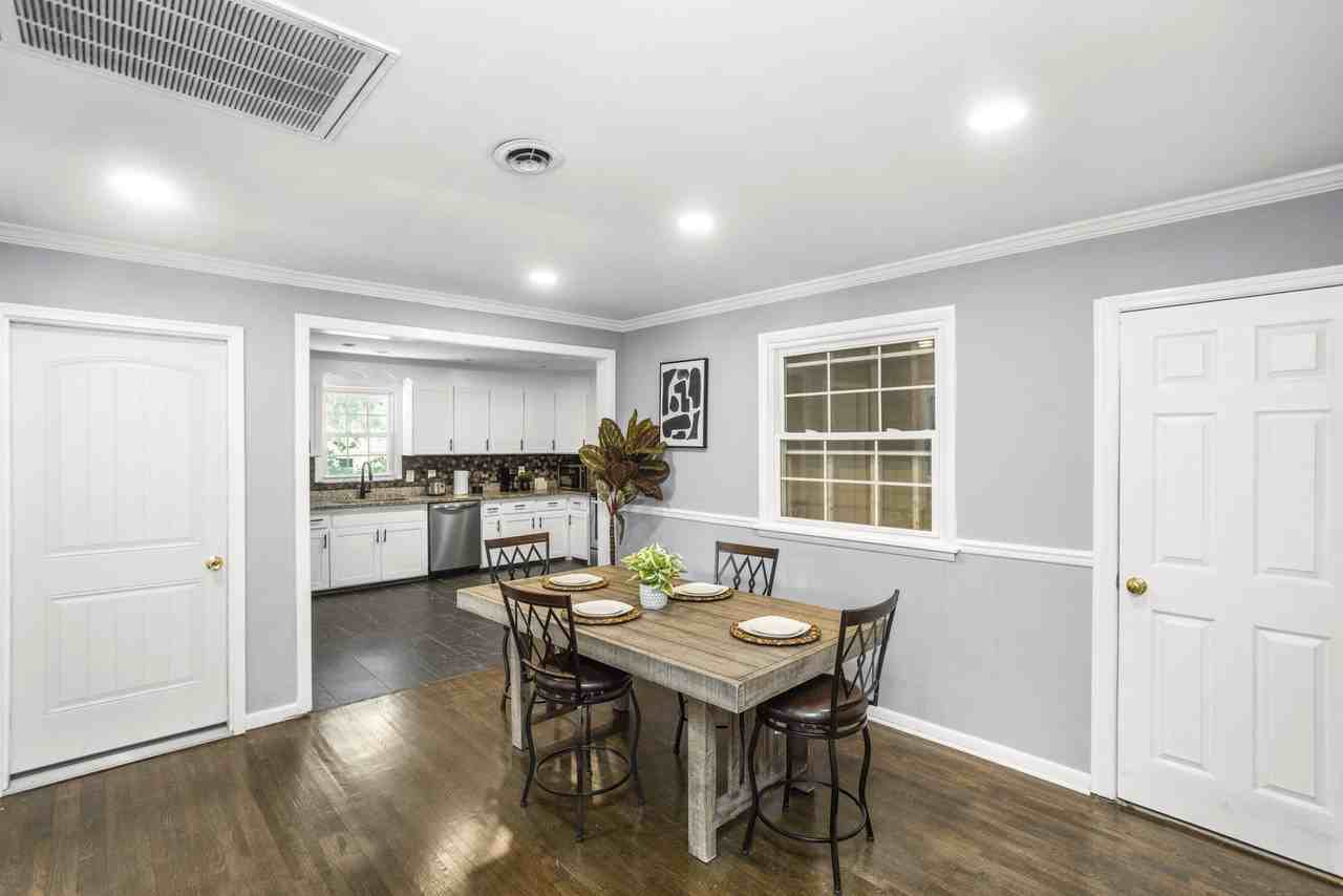 1717 Hudson Rd ##A - Photo 3 of 12