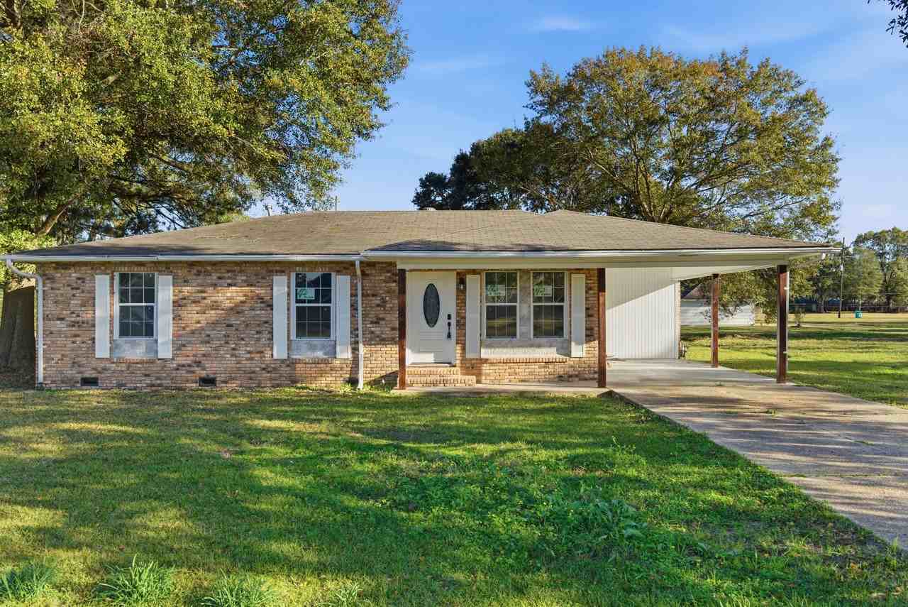 452 Scenic Dr - Photo 2 of 21