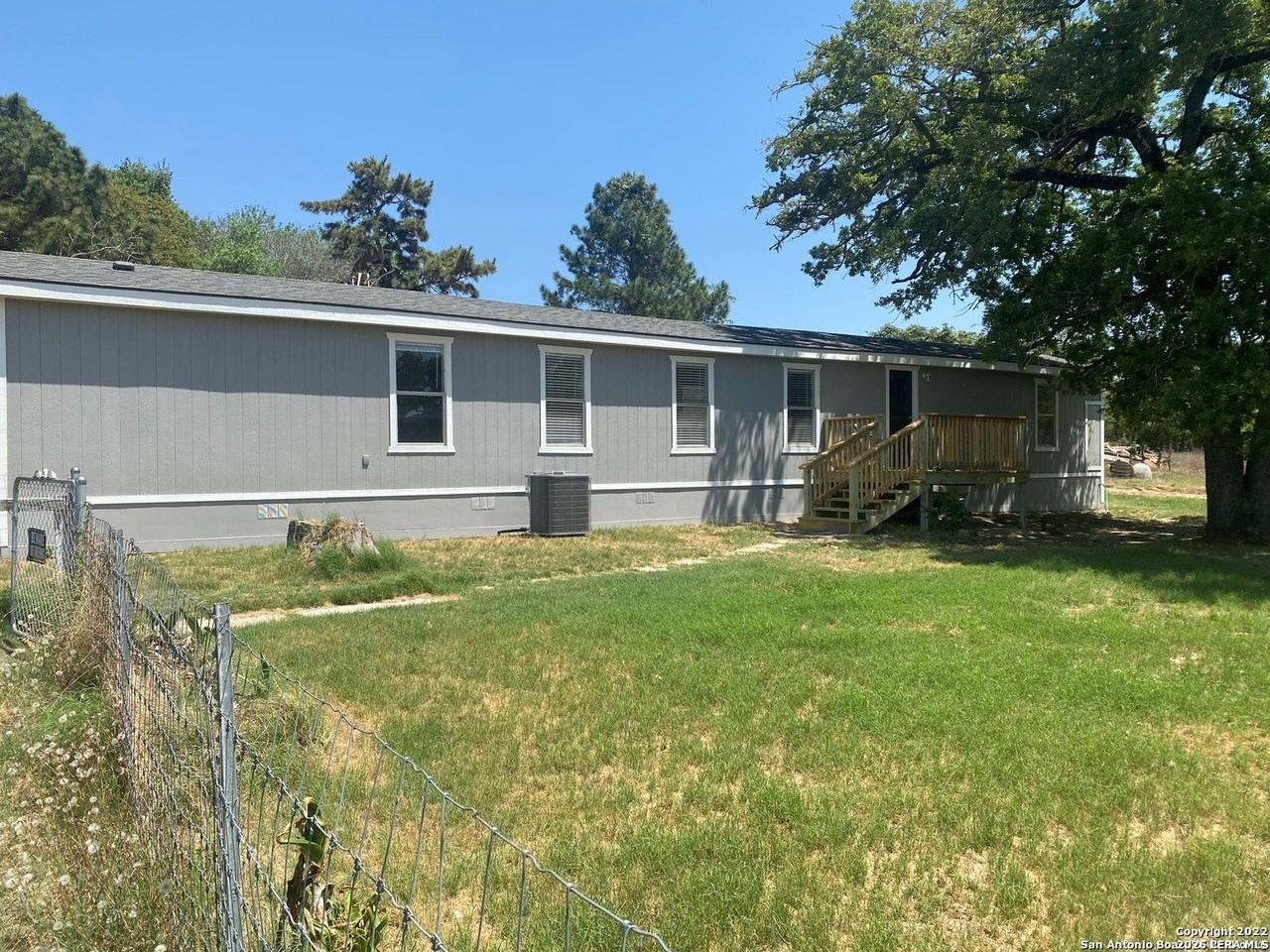134 Rolling Hills Dr - Photo 2 of 14