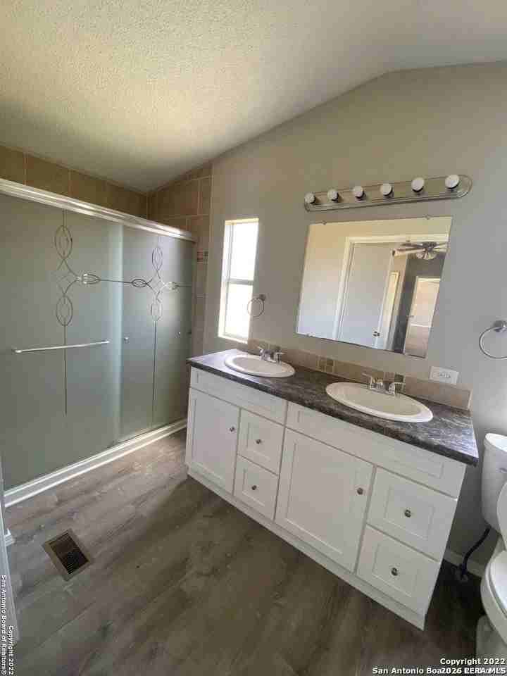 134 Rolling Hills Dr - Photo 3 of 14
