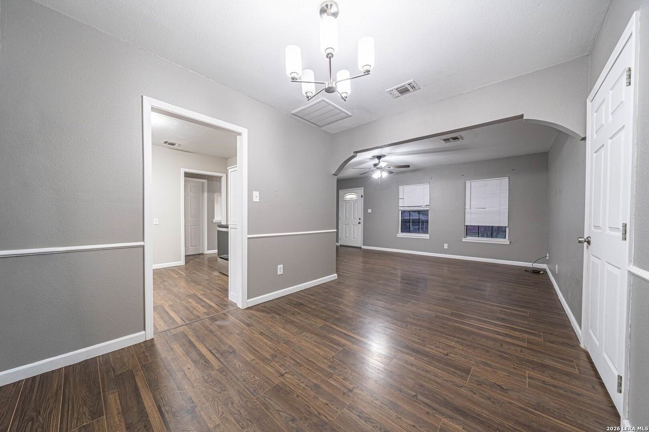 2313 Texas Ave - Photo 7 of 21