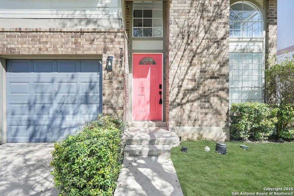 7923 Santa Catalina - Photo 2 of 18